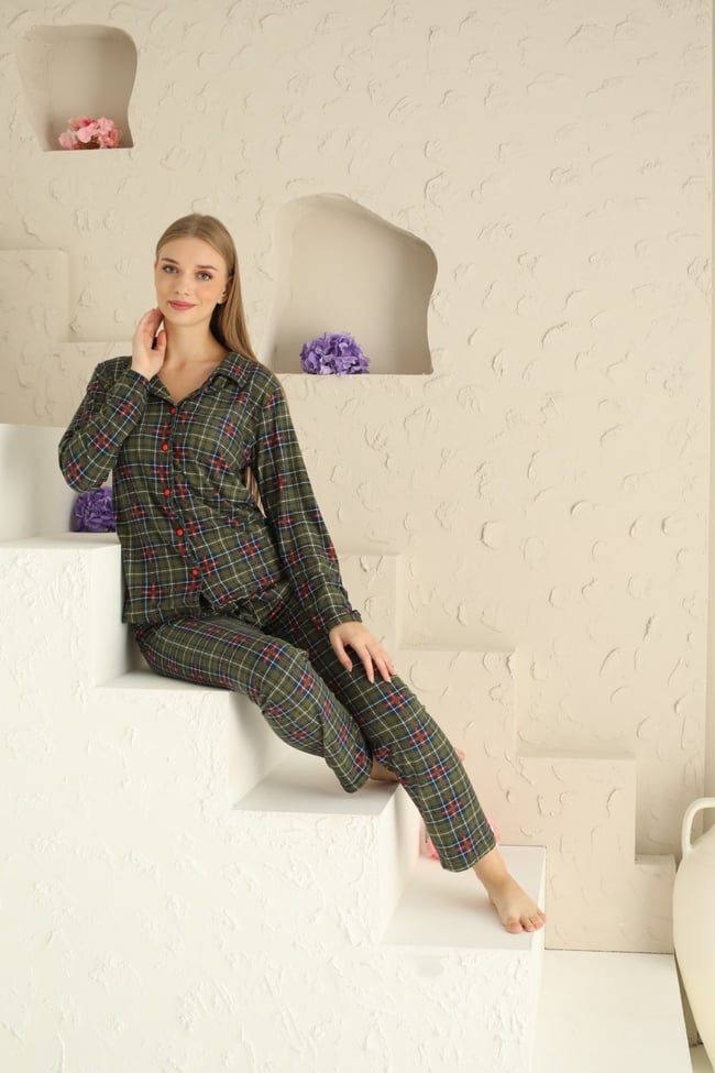 Kadın Haki Ekose Baskılı Bebe Yaka Önü Düğmeli Pijama Takımı.