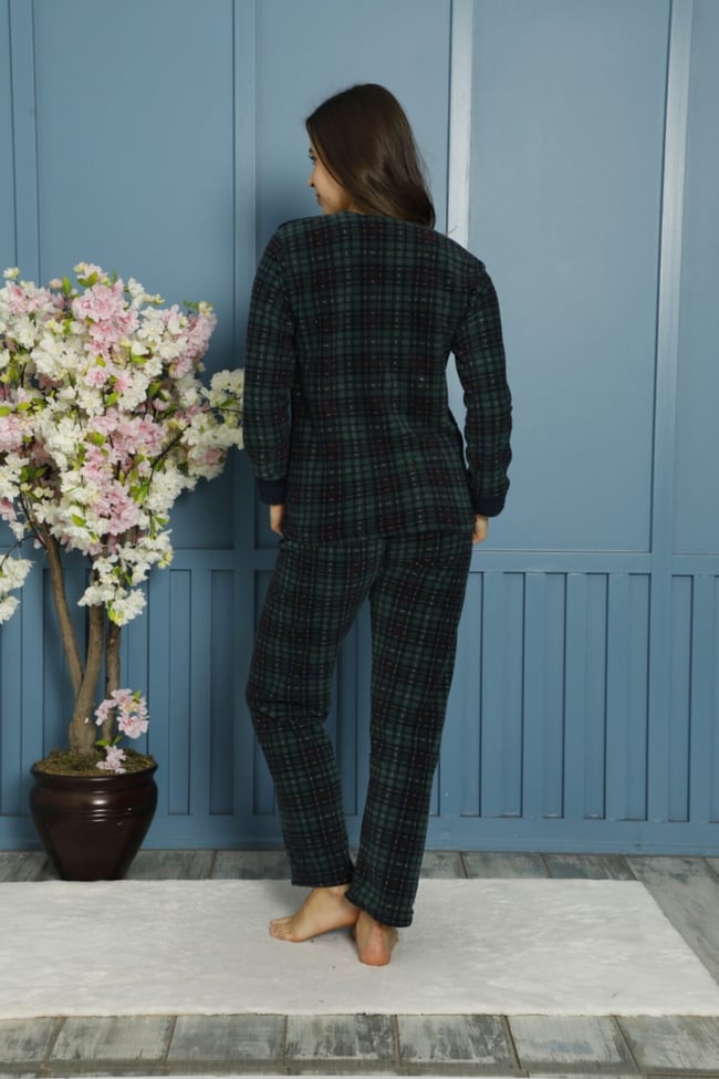 Kadın Haki Ekose Desenli Hoho Nakışlı Önü Peluşlu Polar Pijama Takımı.