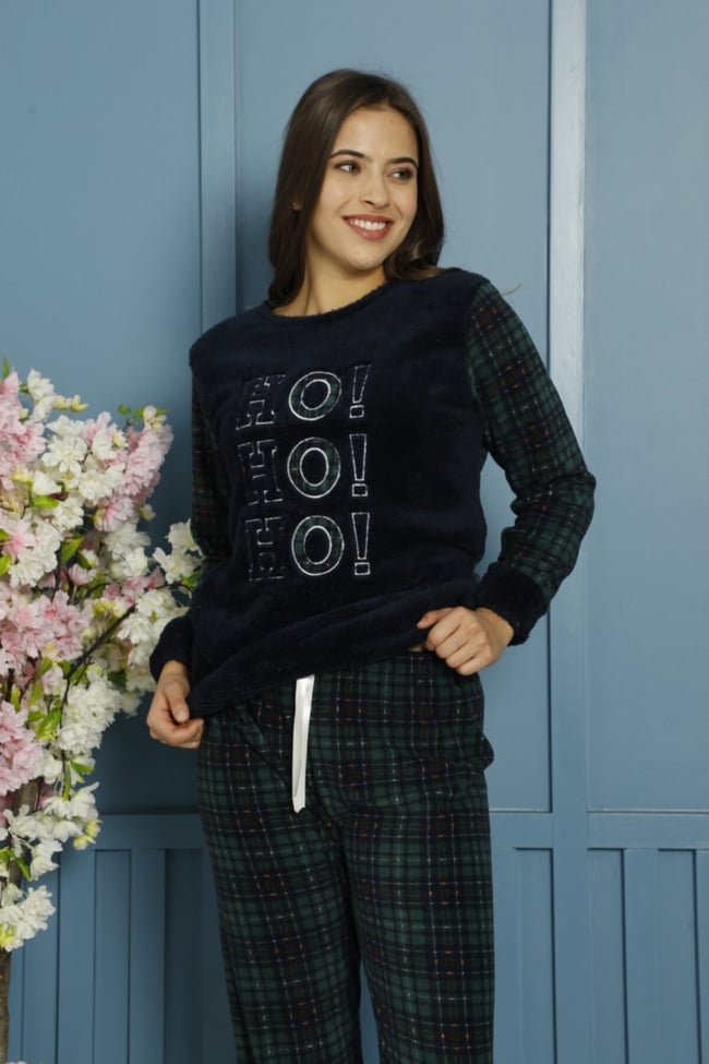 Kadın Haki Ekose Desenli Hoho Nakışlı Önü Peluşlu Polar Pijama Takımı.