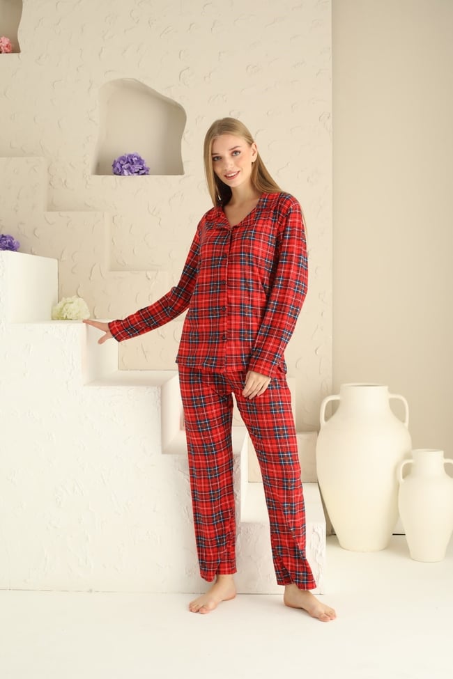 Kadın Kırmızı Ekose Baskılı Bebe Yaka Önü Düğmeli Pijama Takımı.