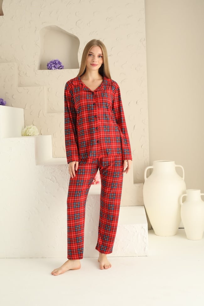 Kadın Kırmızı Ekose Baskılı Bebe Yaka Önü Düğmeli Pijama Takımı.