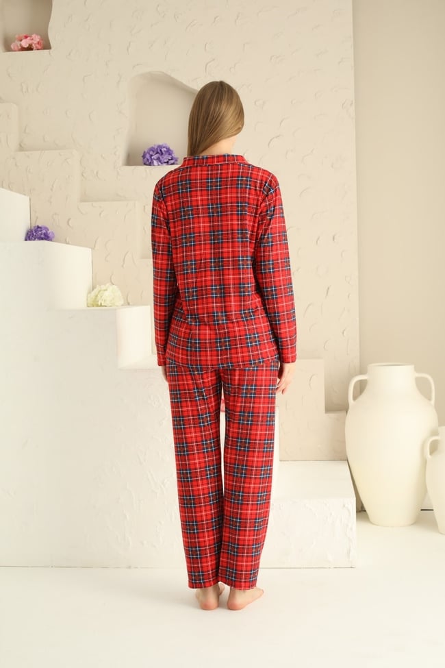 Kadın Kırmızı Ekose Baskılı Bebe Yaka Önü Düğmeli Pijama Takımı.