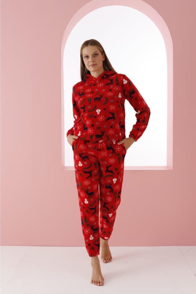 Kadın Kırmızı Geyik Desenli Kapüşonlu Polar Pijama Takımı