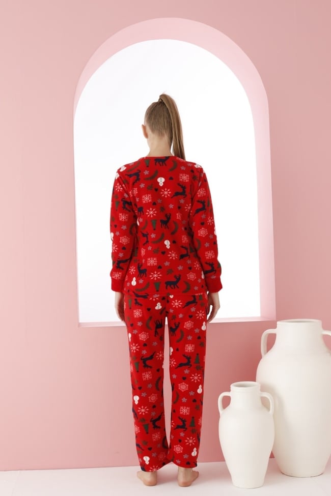 Kadın Kırmızı Geyik Ve Yazı Nakışlı Polar Peluş Pijama Takımı.