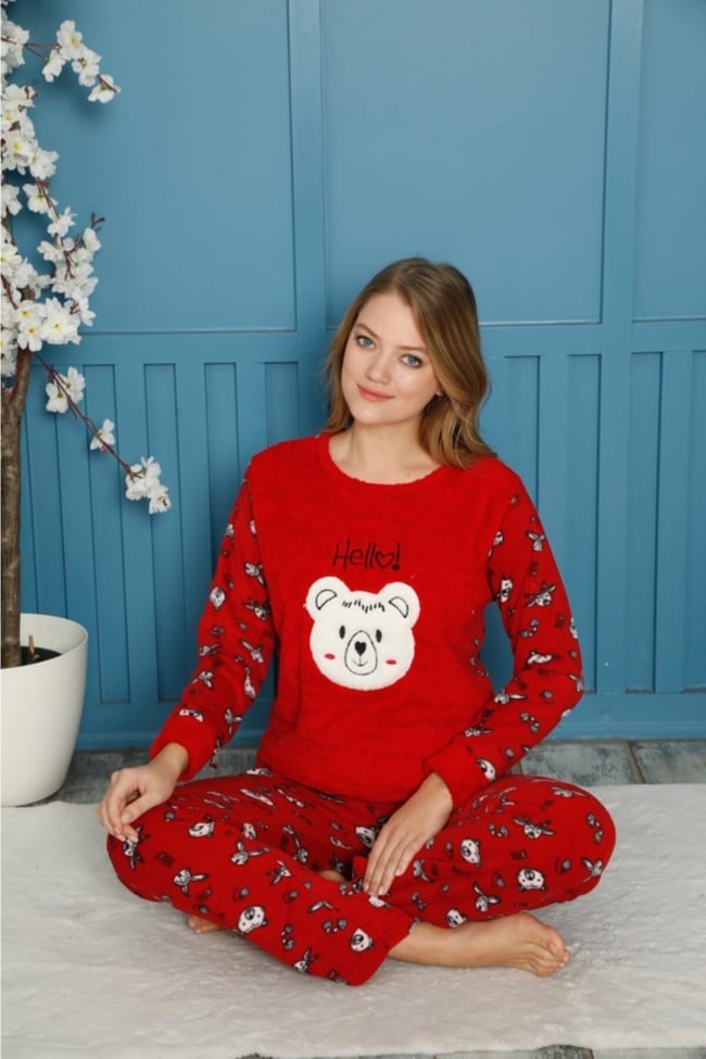 Kadın Kırmızı Hello Yazılı Ayı Polar Peluş Pijama Takımı