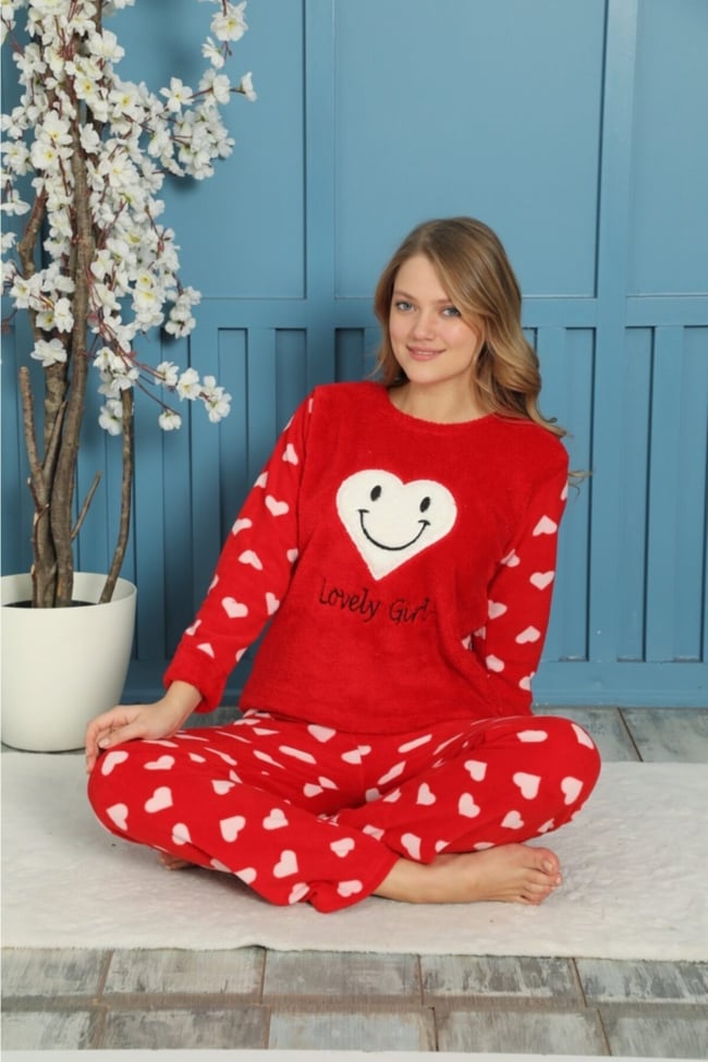 Kadın Kırmızı Kalpli Smile Lovely Girl Yazılı Polar Peluş Pijama Takımı