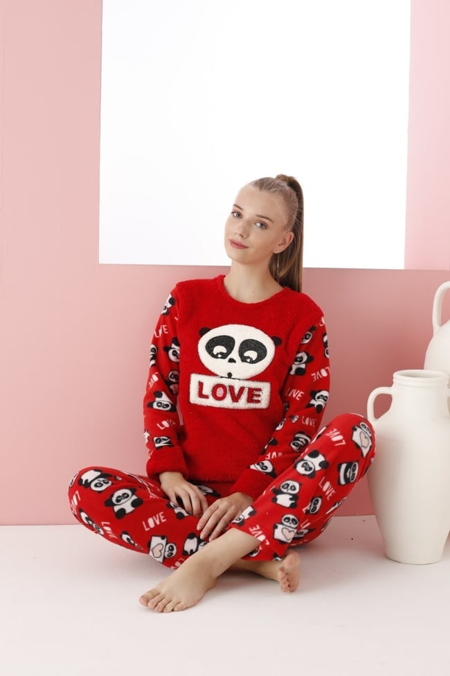 Kadın Kırmızı Love Yazılı Panda Nakışlı Polar Peluş Pijama Takımı.