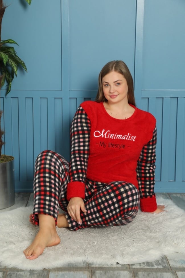 Kadın Kırmızı Minimalist Yazılı Ekose Desenli Polar Peluş Pijama Takımı