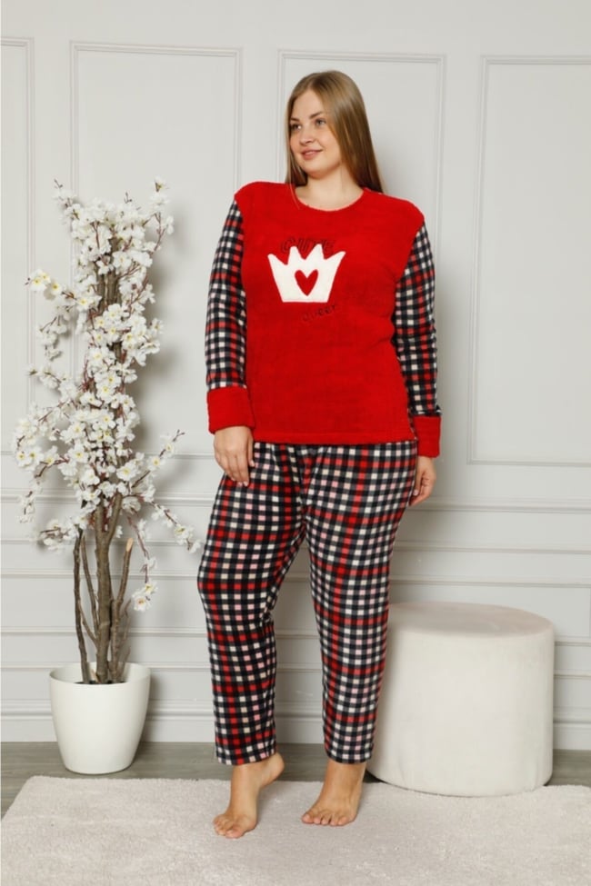 Kadın Kırmızı Queen Yazılı Ekoseli Polar Peluş Pijama Takımı