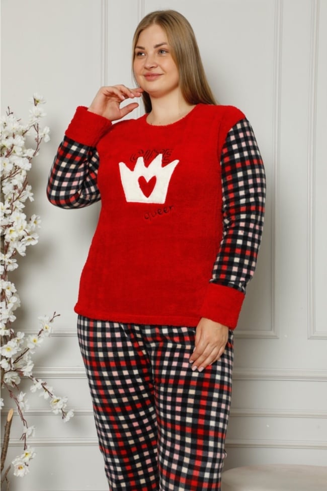 Kadın Kırmızı Queen Yazılı Ekoseli Polar Peluş Pijama Takımı