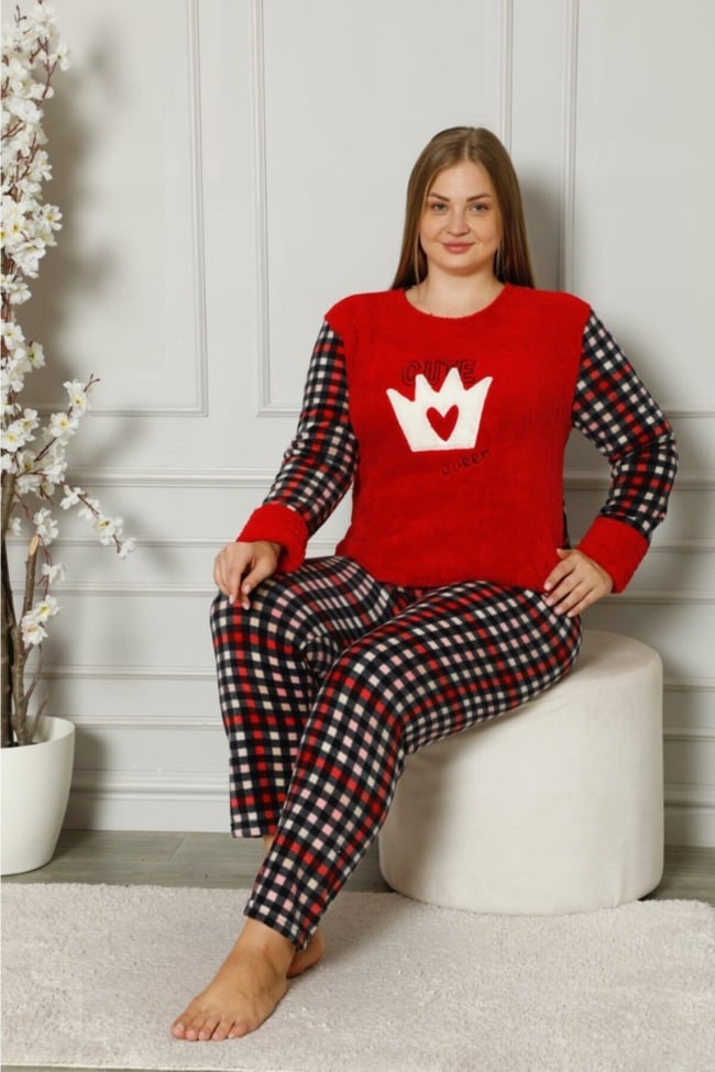 Kadın Kırmızı Queen Yazılı Ekoseli Polar Peluş Pijama Takımı