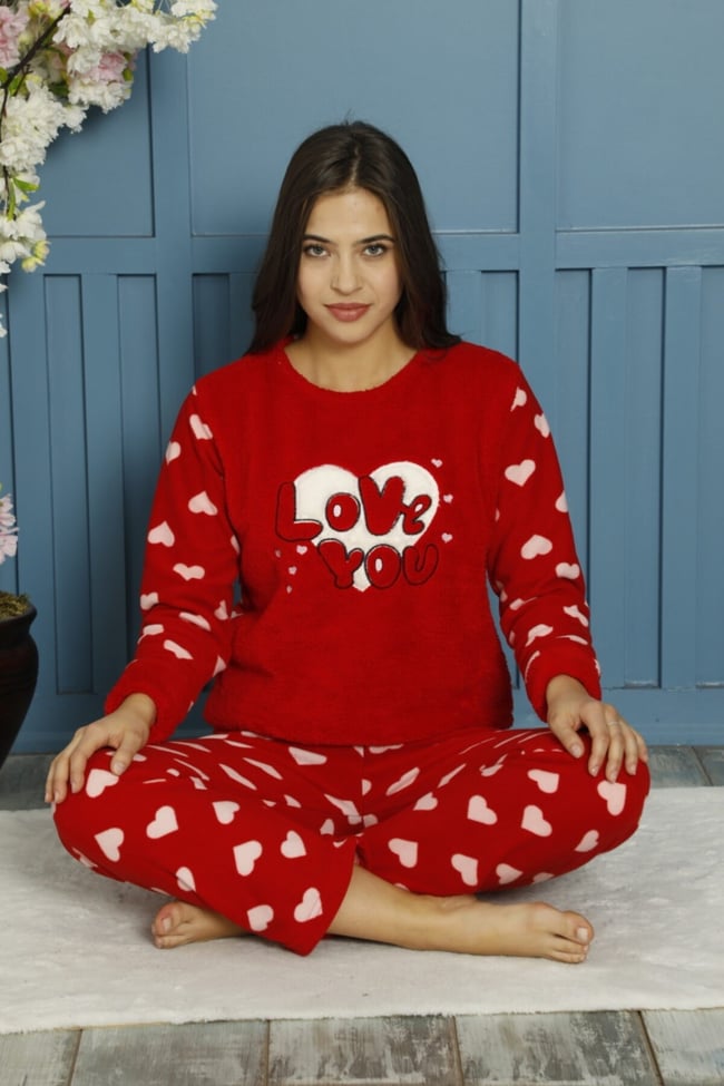 Kadın Kırmızı Yeşili Love You Nakışlı Önü Peluşlu Polar Pijama Takımı.