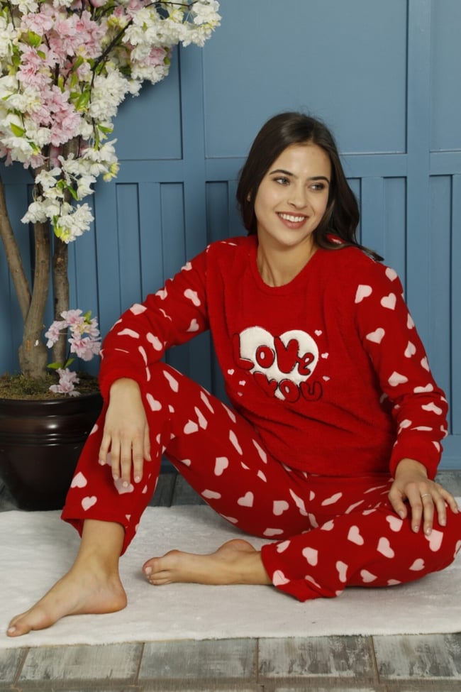 Kadın Kırmızı Yeşili Love You Nakışlı Önü Peluşlu Polar Pijama Takımı.