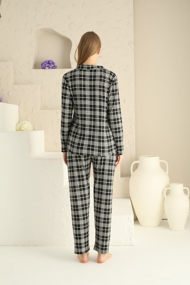 Kadın Kömür Siyahı Ekose Baskılı Bebe Yaka Önü Düğmeli Pijama Takımı.