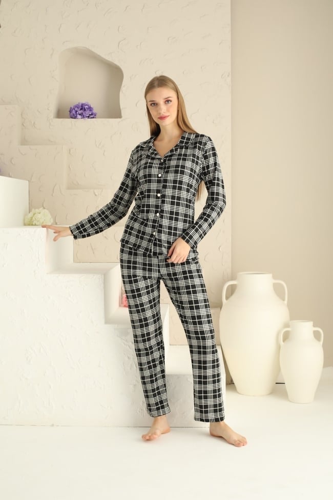 Kadın Kömür Siyahı Ekose Baskılı Bebe Yaka Önü Düğmeli Pijama Takımı.