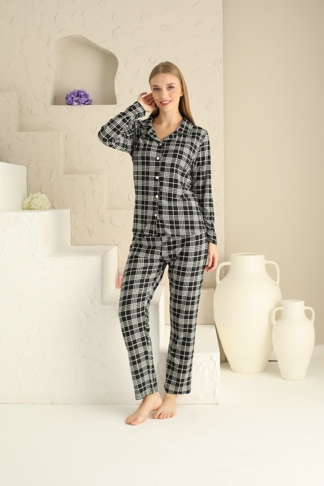Kadın Kömür Siyahı Ekose Baskılı Bebe Yaka Önü Düğmeli Pijama Takımı.