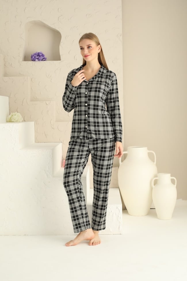 Kadın Kömür Siyahı Ekose Baskılı Bebe Yaka Önü Düğmeli Pijama Takımı.