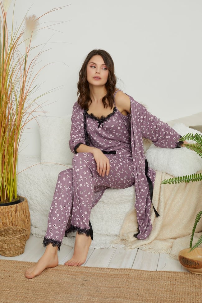 Kadın Koyu Lila Çiçek Baskılı Sabahlıklı 3 'lü Set Pegasus Pijama Takımı.