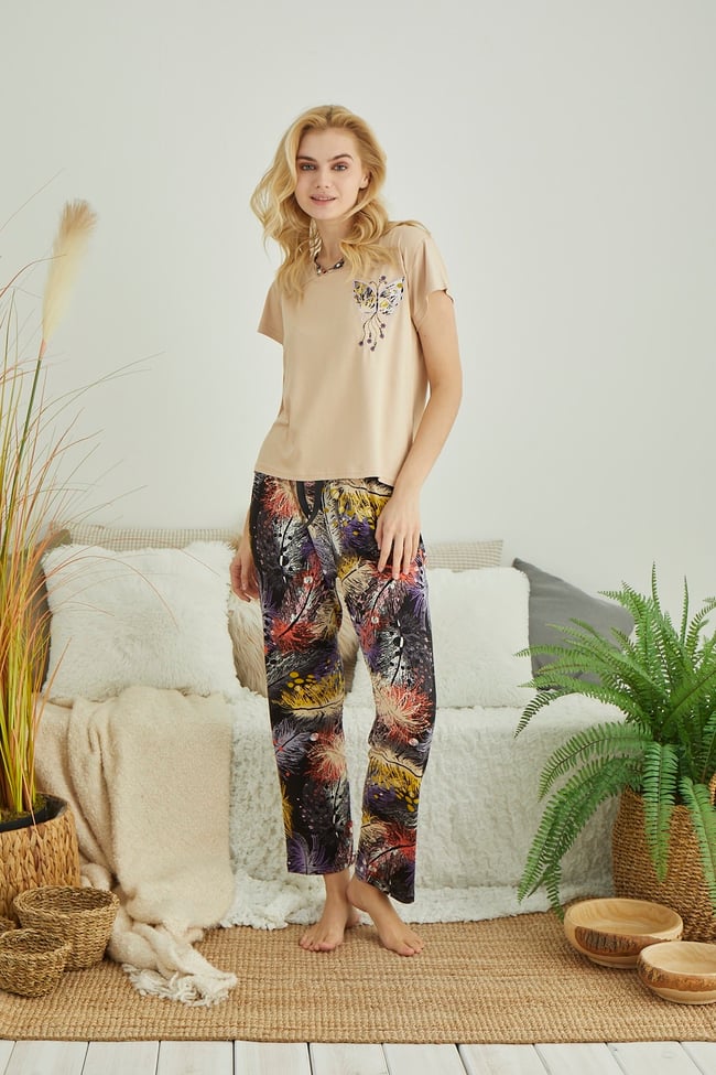 Kadın Kum Beji Kelebek Nakışlı Pijama Takımı.