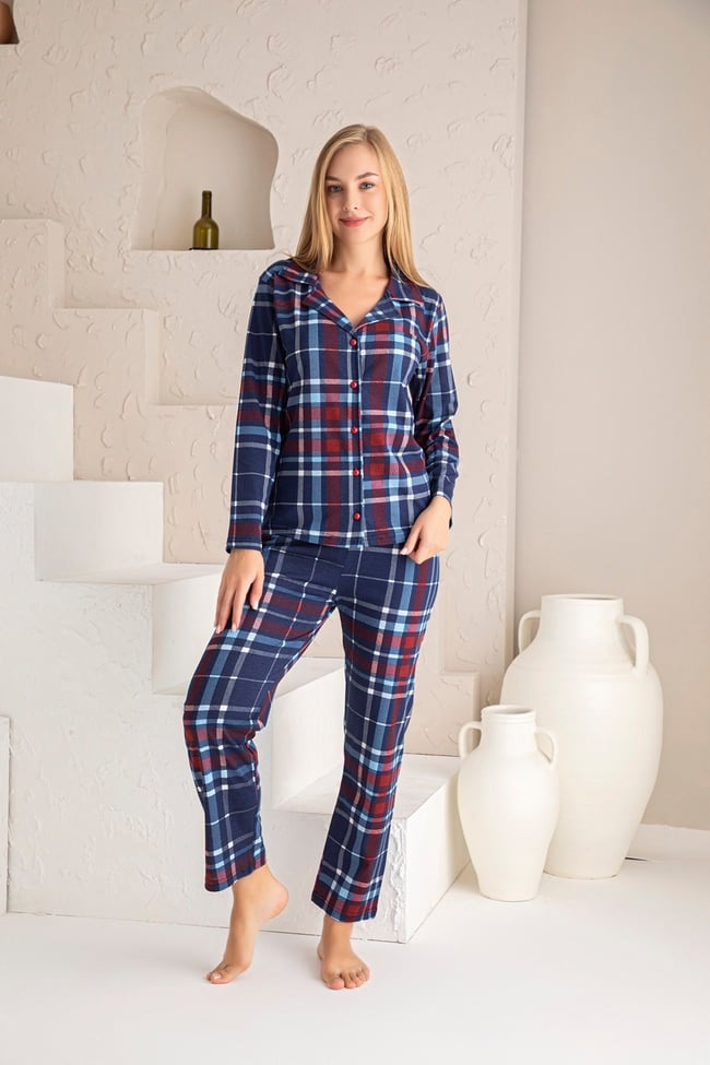 Kadın Lacivert Bordo Ekoseli Önü Düğmeli Bebe Yaka Uzun Kollu Pijama Takımı.