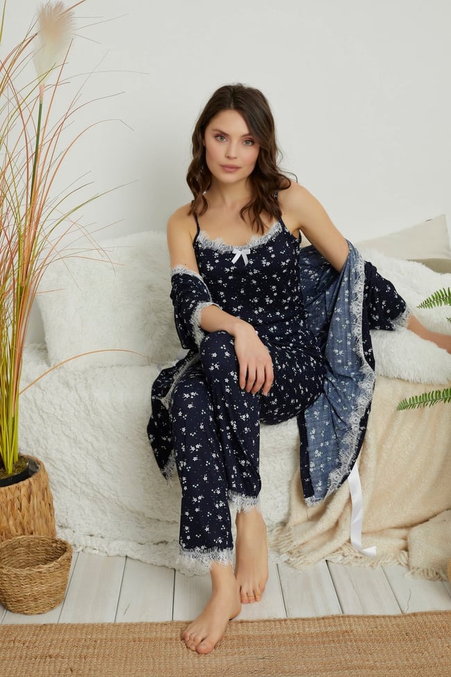 Kadın Lacivert Çiçek Baskılı Sabahlıklı 3 'lü Set Pegasus Pijama Takımı.