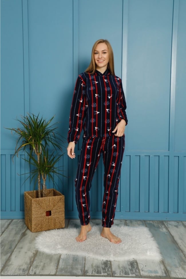 Kadın Lacivert Geyik Baskılı Kapüşonlu Polar Pijama Takımı.