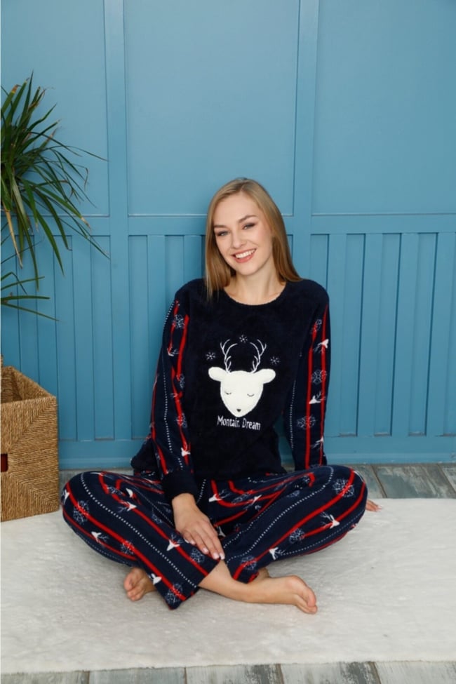 Kadın Lacivert Geyik Nakışlı Montain Dream Yazılı Polar Peluş Pijama Takımı