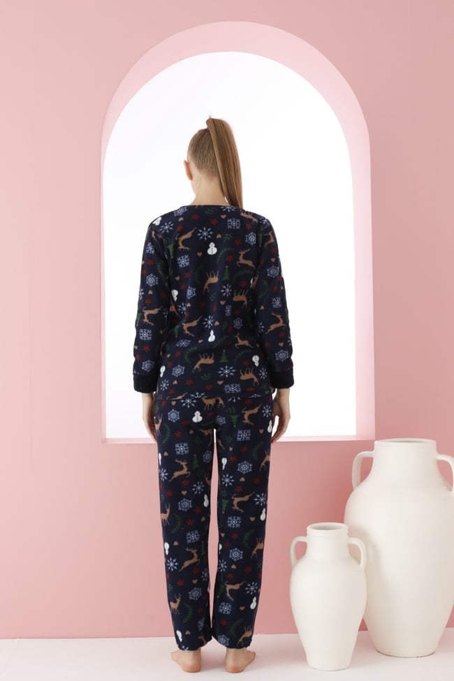 Kadın Lacivert Geyik Ve Yazı Nakışlı Polar Peluş Pijama Takımı.