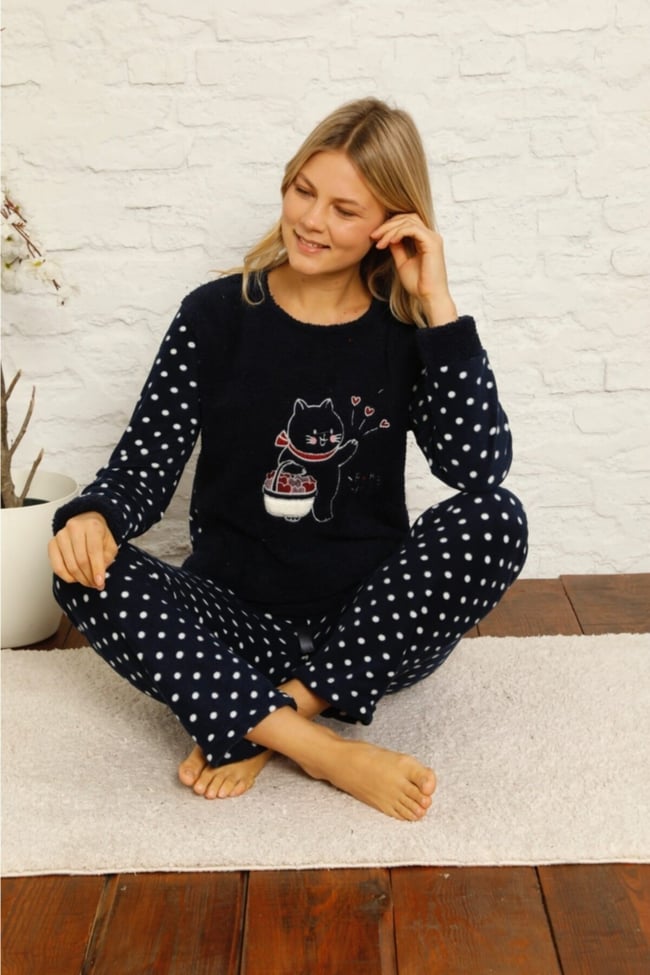 Kadın Lacivert Kedicik Desenli Puanlı Polar Peluş Pijama Takımı