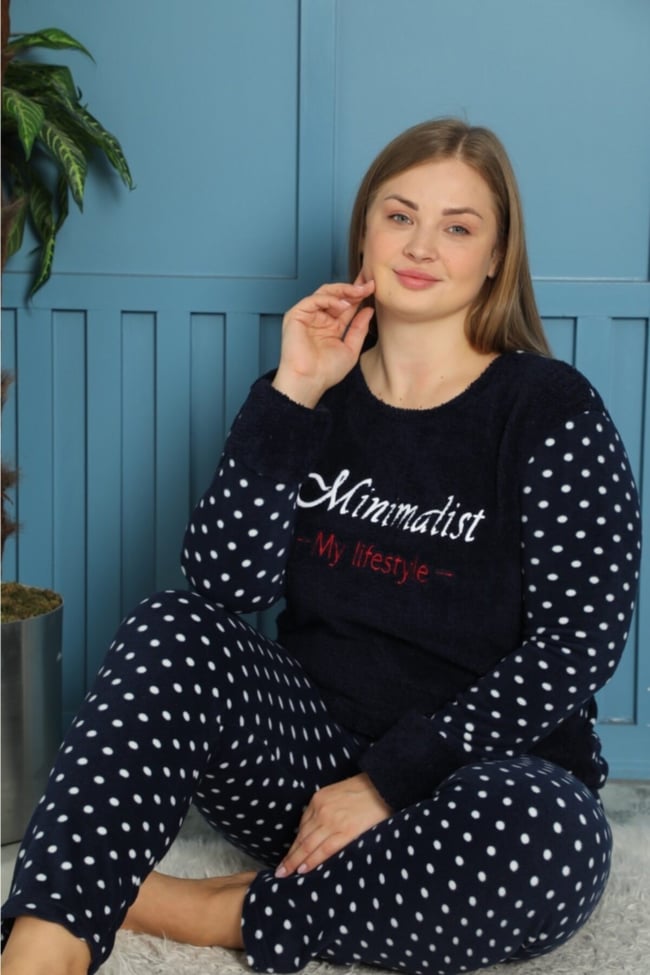 Kadın Lacivert Minimalist Yazılı Puanlı Polar Peluş Pijama Takımı