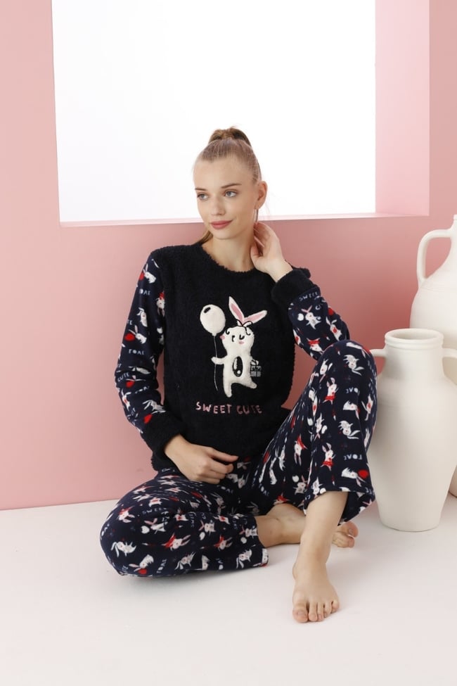 Kadın Lacivert Sevimli Tavşancık Nakışlı Polar Peluş Pijama Takımı.