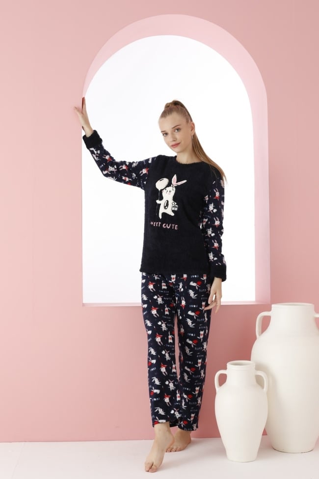 Kadın Lacivert Sevimli Tavşancık Nakışlı Polar Peluş Pijama Takımı.