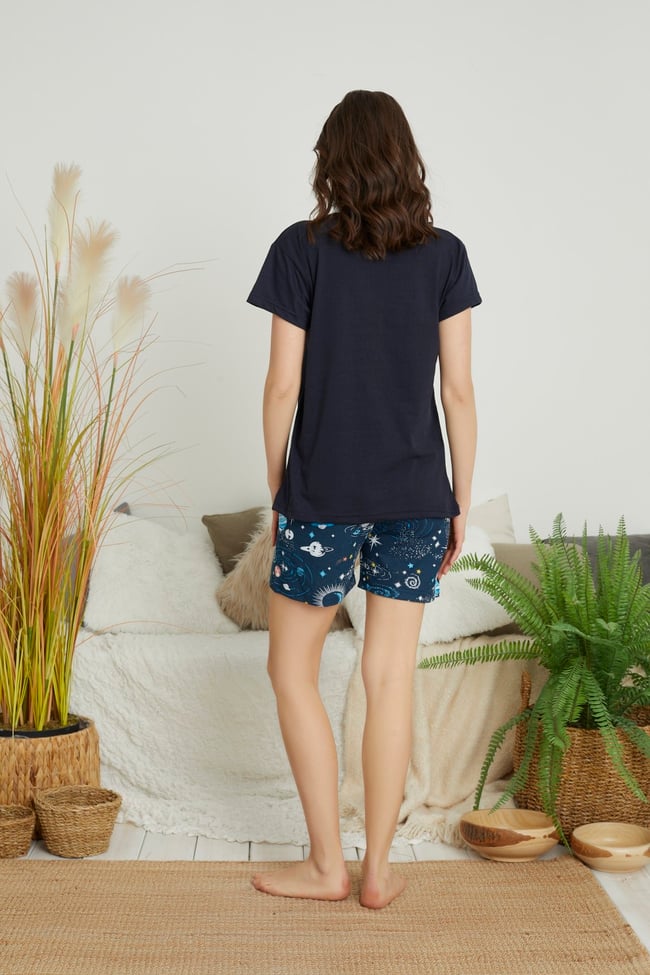 Kadın Lacivert Space Yazılı Gezegen Baskılı Kısa Kollu Şortlu Pijama Takımı.