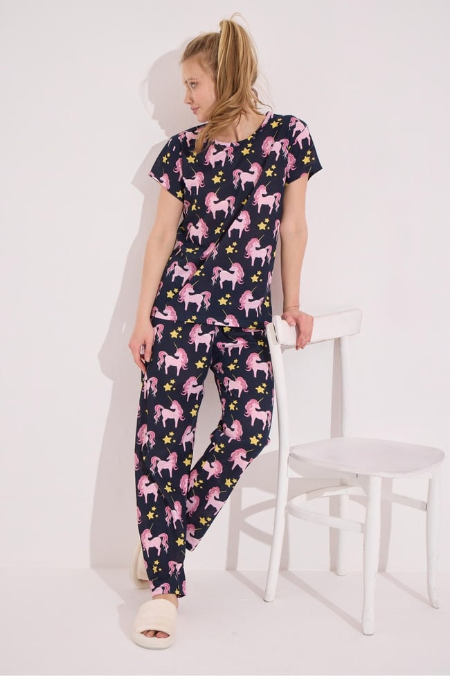 Kadın Lacivert Unicorn Baskılı Kısa Kollu Altı Uzun Pijama Takımı.