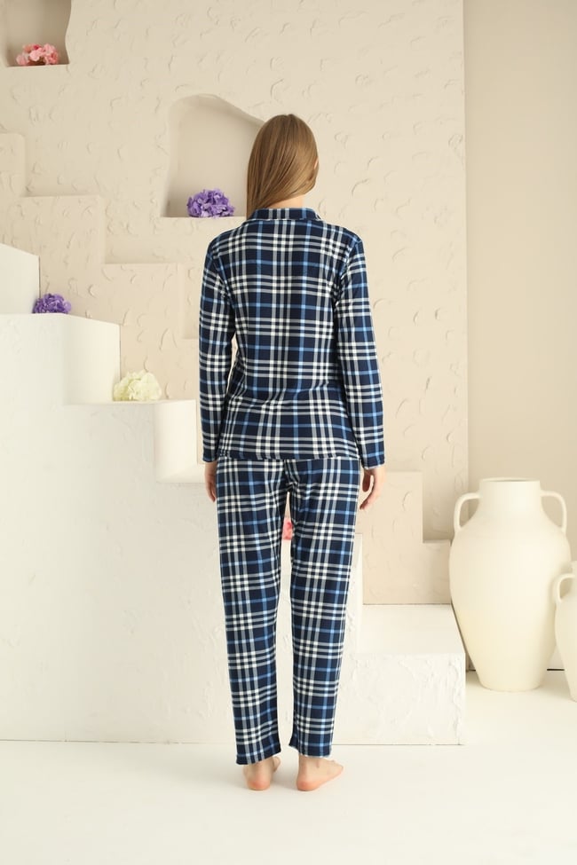 Kadın Mavi Ekose Baskılı Bebe Yaka Önü Düğmeli Pijama Takımı.