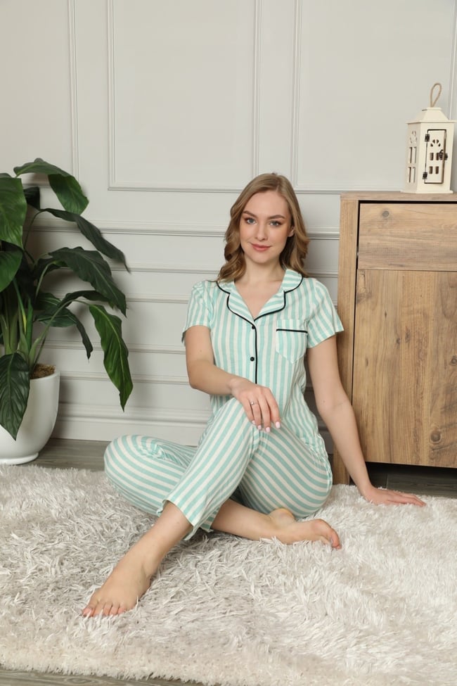 Kadın Mint Yeşili Çizgili Önü Düğmeli Pijama Takımı