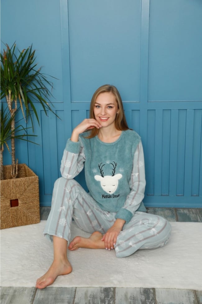 Kadın Mint Yeşili Geyik Nakışlı Montain Dream Yazılı Polar Peluş Pijama Takımı