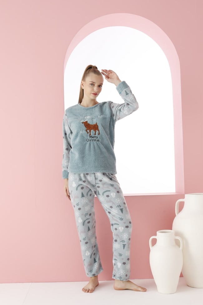 Kadın Mint Yeşili Geyik Ve Yazı Nakışlı Polar Peluş Pijama Takımı.
