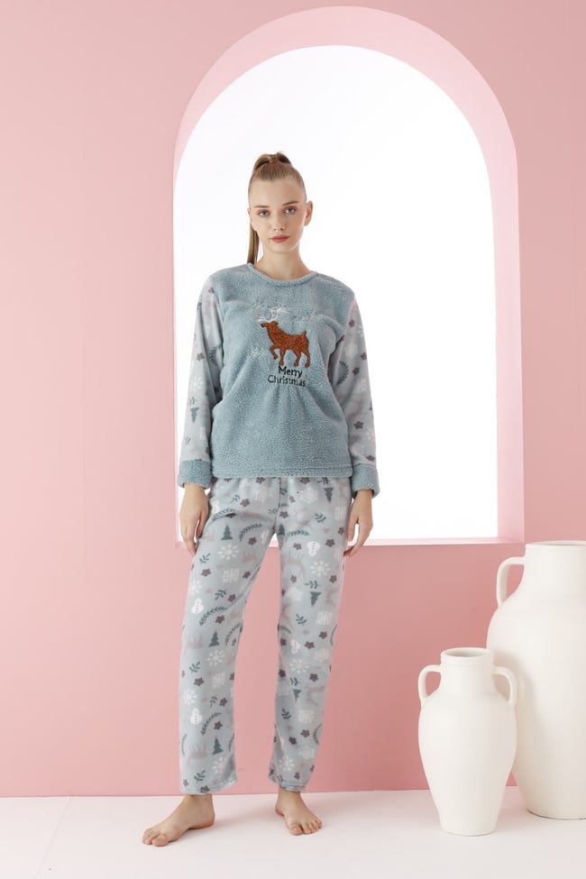 Kadın Mint Yeşili Geyik Ve Yazı Nakışlı Polar Peluş Pijama Takımı.