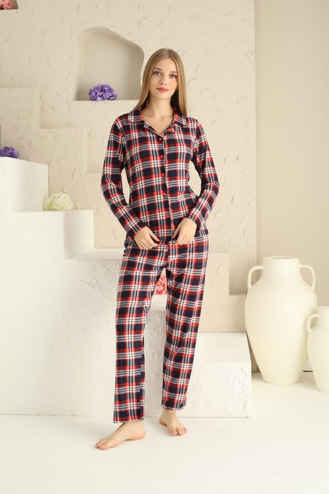 Kadın Nar Ekose Baskılı Bebe Yaka Önü Düğmeli Pijama Takımı.