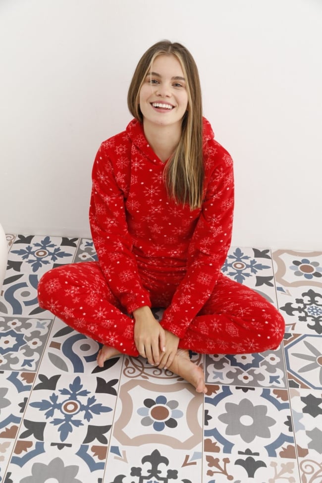 Kadın Nar Rengi Kar Desenli Kapüşonlu Polar Eşofman Pijama Takımı