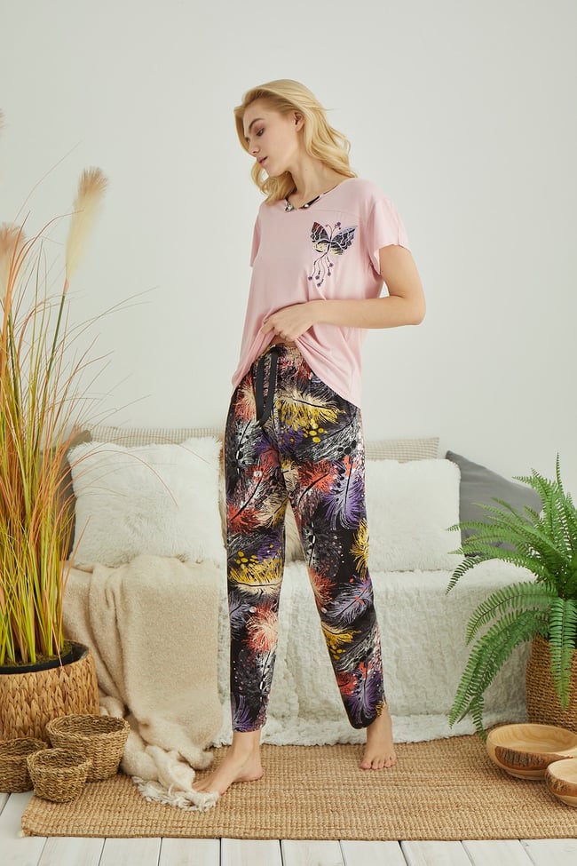 Kadın Orta Pembe Kelebek Nakışlı Pijama Takımı.