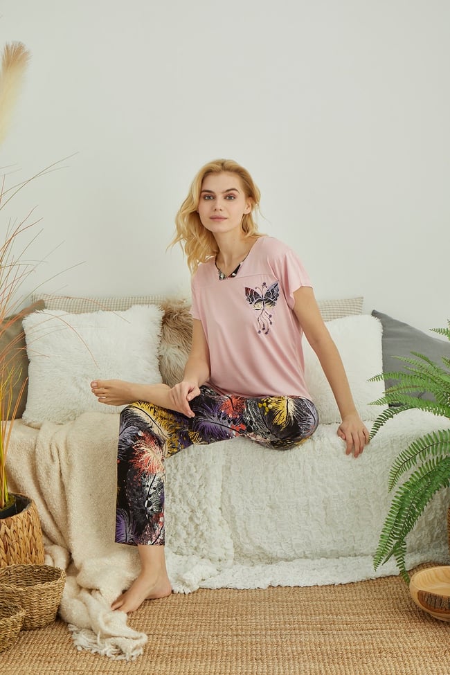 Kadın Orta Pembe Kelebek Nakışlı Pijama Takımı.