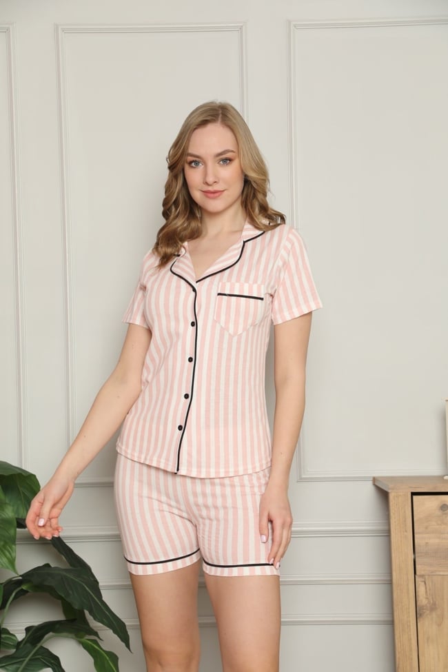 Kadın Pembe Beyaz Çizgili Önü Düğmeli Şortlu Pijama Takımı