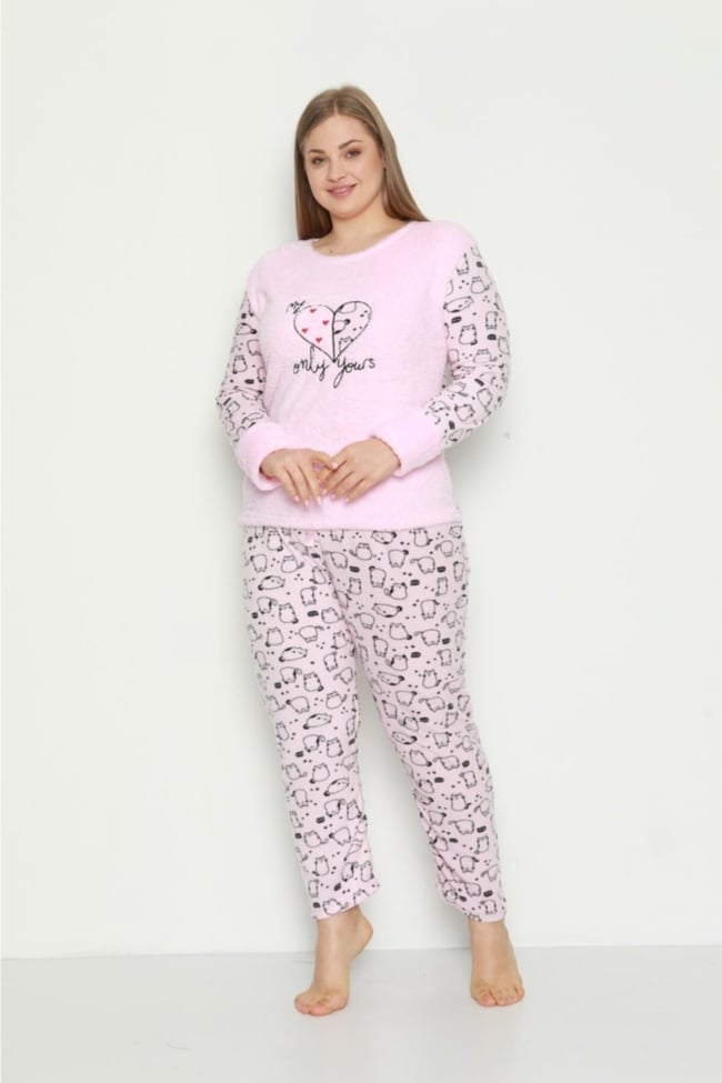 Kadın Pembe Büyük Kalpli Kedicik Desenli Polar Peluş Pijama Takımı