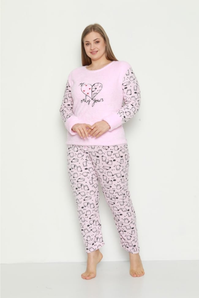 Kadın Pembe Büyük Kalpli Kedicik Desenli Polar Peluş Pijama Takımı