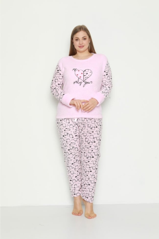 Kadın Pembe Büyük Kalpli Kedicik Desenli Polar Peluş Pijama Takımı