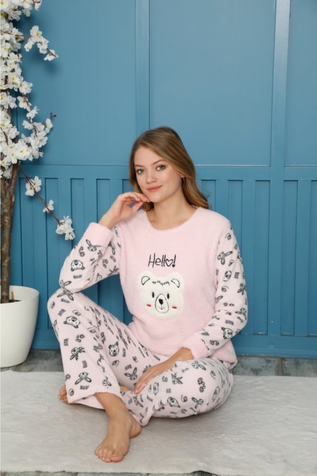 Kadın Pembe Hello Yazılı Ayı Polar Peluş Pijama Takımı