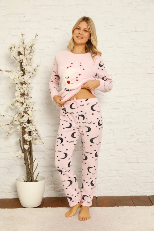 Kadın Pembe Kalpli Ay Yıldız Desenli Polar Pijama Takımı
