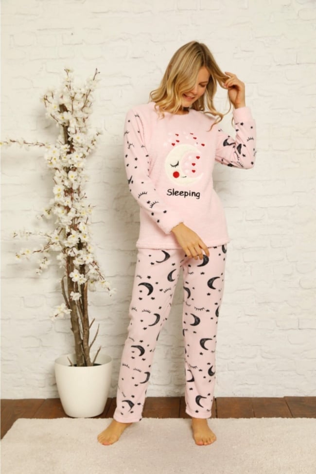 Kadın Pembe Kalpli Ay Yıldız Desenli Polar Pijama Takımı